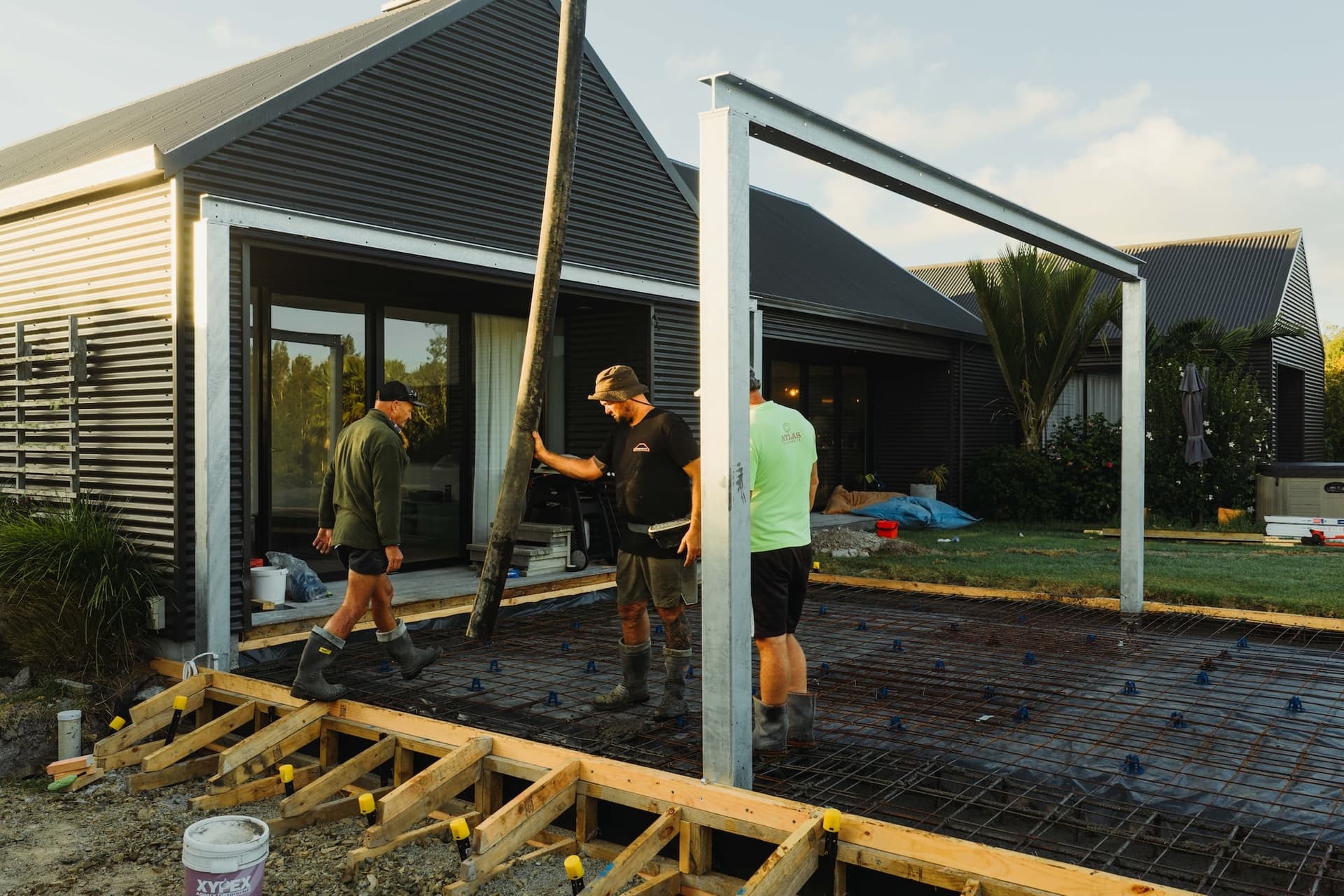 Mangawhai Heads outdoor renovation - deck & landscaping