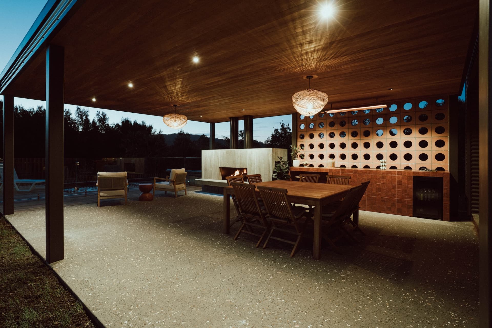 Outdoor Living & Pool - Renovation - photo 4